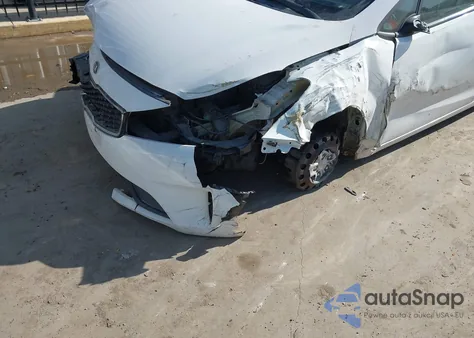 2017 Kia Forte Lx z USA, uszkodzony, nr VIN 3KPFK4A74HE072331